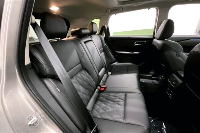 2026 Nissan Rogue Platinum AWD - Premium Package