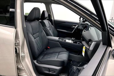 2026 Nissan Rogue Platinum AWD - Premium Package