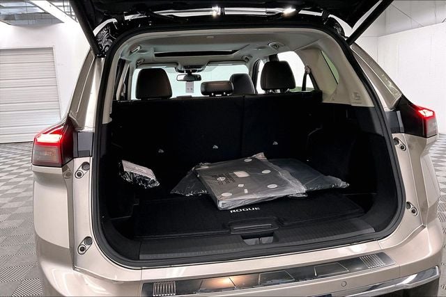 2026 Nissan Rogue Platinum AWD - Premium Package