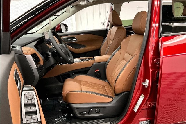 2026 Nissan Rogue Platinum AWD - Premium Package