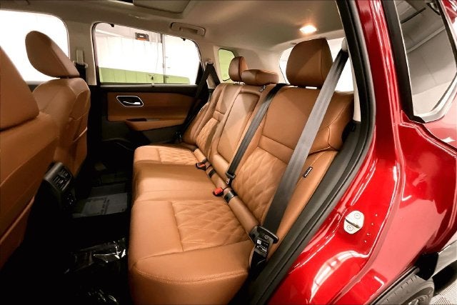 2026 Nissan Rogue Platinum AWD - Premium Package