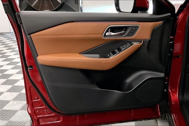 2026 Nissan Rogue Platinum AWD - Premium Package