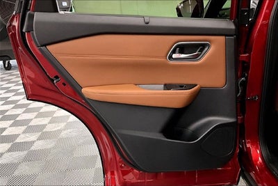 2026 Nissan Rogue Platinum AWD - Premium Package