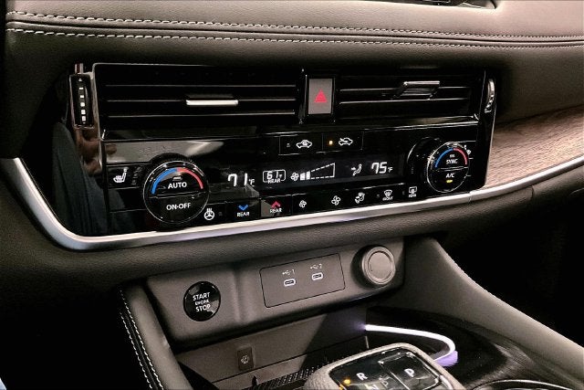 2026 Nissan Rogue Platinum AWD - Premium Package