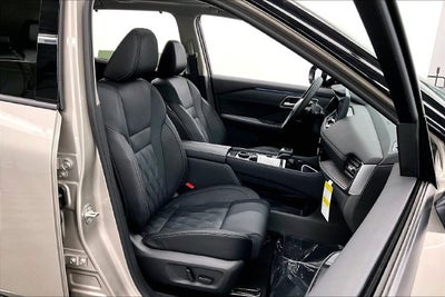2026 Nissan Rogue Platinum AWD - Premium Package