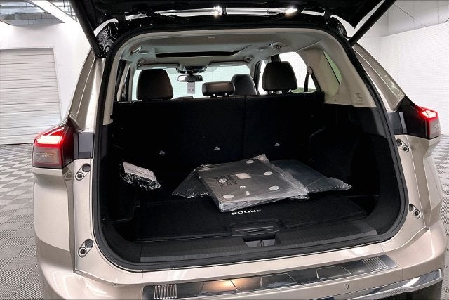 2026 Nissan Rogue Platinum AWD - Premium Package