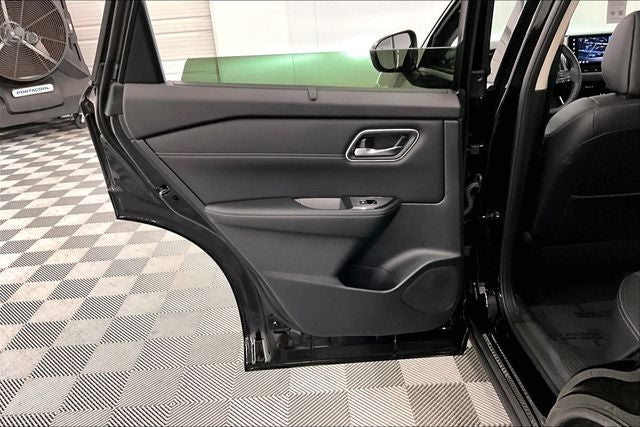 2026 Nissan Rogue Platinum AWD - Premium Package