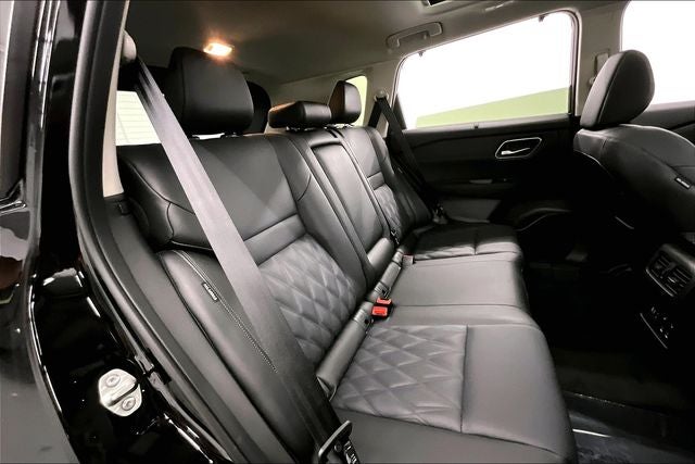 2026 Nissan Rogue Platinum AWD - Premium Package