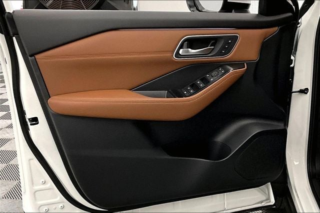 2026 Nissan Rogue Platinum AWD - Premium Package
