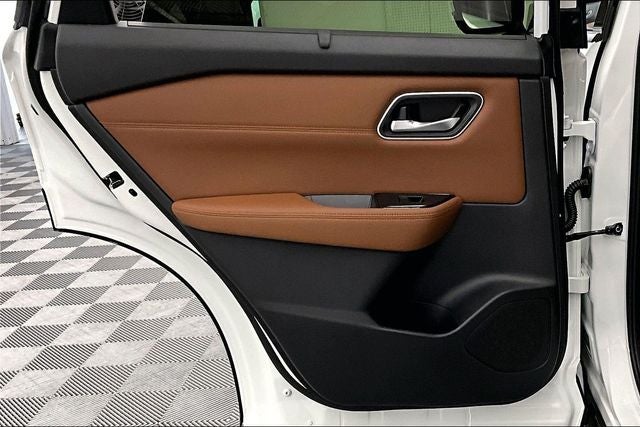2026 Nissan Rogue Platinum AWD - Premium Package