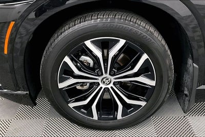 2025 Toyota Crown Signia XLE AWD - Adaptive Cruise - Htd Leather