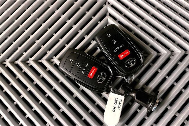 2025 Toyota Crown Signia XLE AWD - Adaptive Cruise - Htd Leather