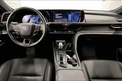 2025 Toyota Crown Signia XLE AWD - Adaptive Cruise - Htd Leather