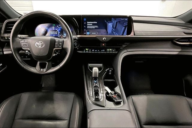 2025 Toyota Crown Signia XLE AWD - Adaptive Cruise - Htd Leather