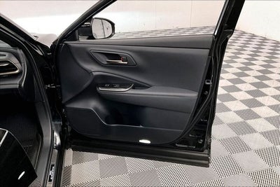 2025 Toyota Crown Signia XLE AWD - Adaptive Cruise - Htd Leather