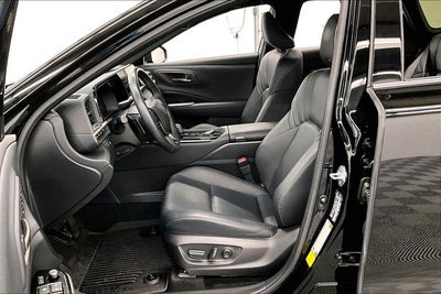 2025 Toyota Crown Signia XLE AWD - Adaptive Cruise - Htd Leather