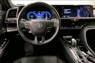 2025 Toyota Crown Signia XLE AWD - Adaptive Cruise - Htd Leather