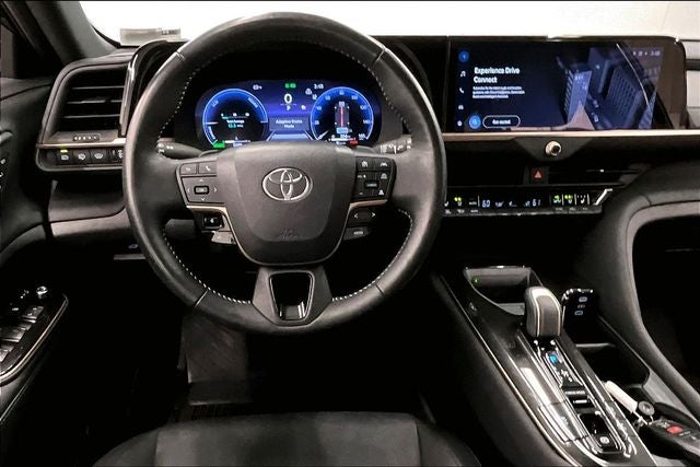 2025 Toyota Crown Signia XLE AWD - Adaptive Cruise - Htd Leather