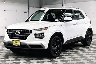 2025 Hyundai Venue SEL Sunroof-Remote Start-Blind Spot Monitor