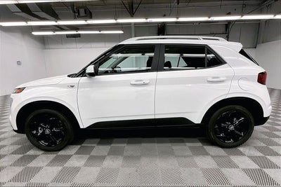 2025 Hyundai Venue SEL Sunroof-Remote Start-Blind Spot Monitor