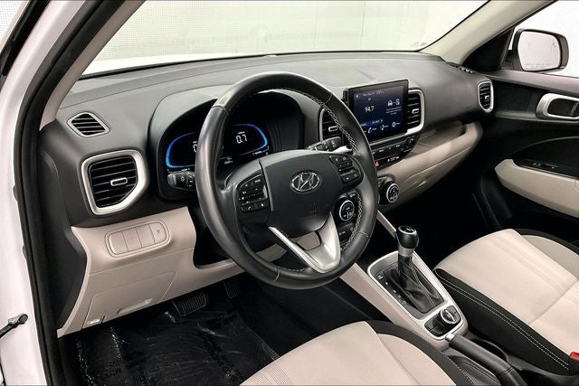 2025 Hyundai Venue SEL Sunroof-Remote Start-Blind Spot Monitor
