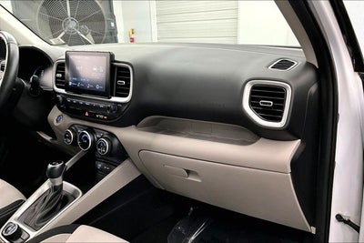 2025 Hyundai Venue SEL Sunroof-Remote Start-Blind Spot Monitor