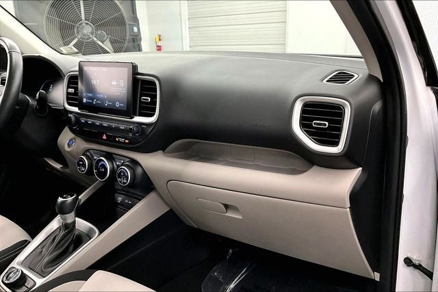 2025 Hyundai Venue SEL Sunroof-Remote Start-Blind Spot Monitor