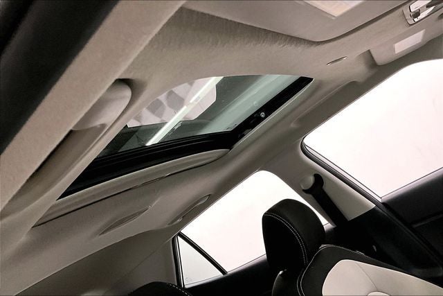 2025 Hyundai Venue SEL Sunroof-Remote Start-Blind Spot Monitor