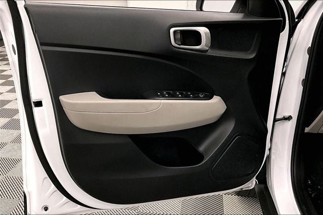 2025 Hyundai Venue SEL Sunroof-Remote Start-Blind Spot Monitor