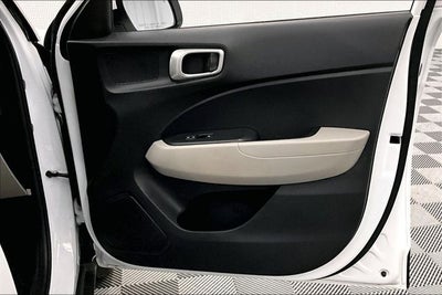 2025 Hyundai Venue SEL Sunroof-Remote Start-Blind Spot Monitor