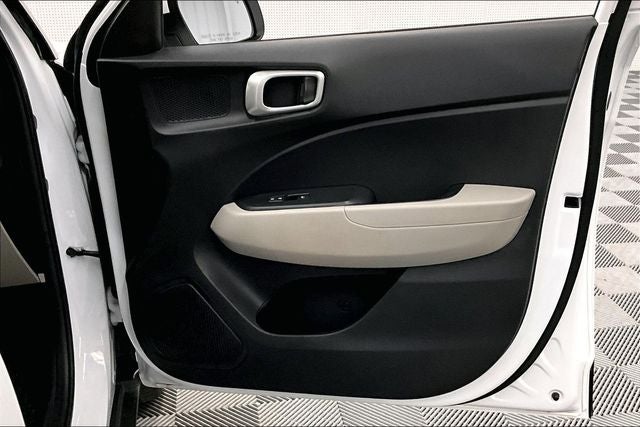 2025 Hyundai Venue SEL Sunroof-Remote Start-Blind Spot Monitor