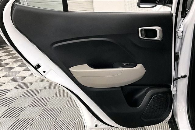 2025 Hyundai Venue SEL Sunroof-Remote Start-Blind Spot Monitor