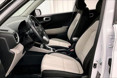 2025 Hyundai Venue SEL Sunroof-Remote Start-Blind Spot Monitor