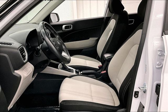 2025 Hyundai Venue SEL Sunroof-Remote Start-Blind Spot Monitor