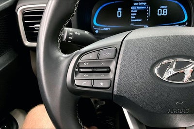 2025 Hyundai Venue SEL Sunroof-Remote Start-Blind Spot Monitor