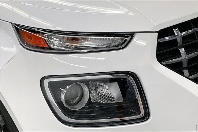 2025 Hyundai Venue SEL Sunroof-Remote Start-Blind Spot Monitor