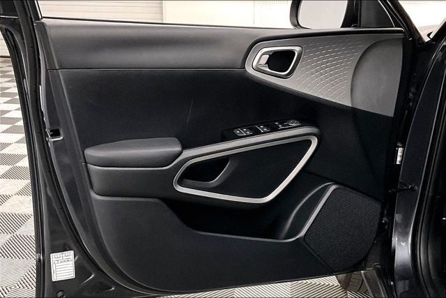 2025 Kia Soul LX Blind Spot Detection-Apple CarPlay/Android Auto