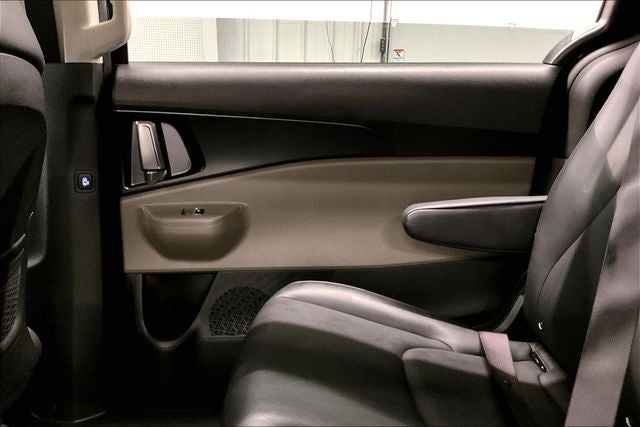 2025 Kia Carnival LXS Adaptive Cruise - Htd Seats - Remote Start