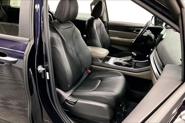 2025 Kia Carnival LXS Adaptive Cruise - Htd Seats - Remote Start