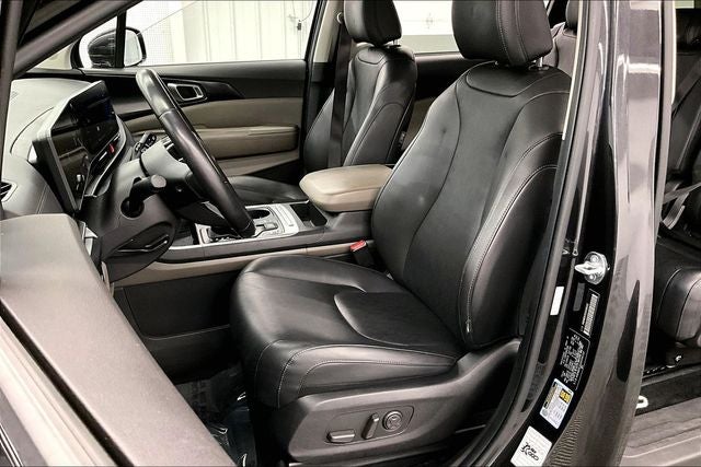 2025 Kia Carnival LXS Adaptive Cruise - Blind Spot Detection - Htd Seats