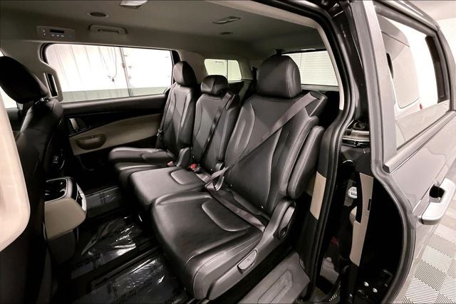 2025 Kia Carnival LXS Adaptive Cruise - Blind Spot Detection - Htd Seats