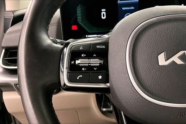 2025 Kia Carnival LXS Adaptive Cruise - Htd Seats - Remote Start
