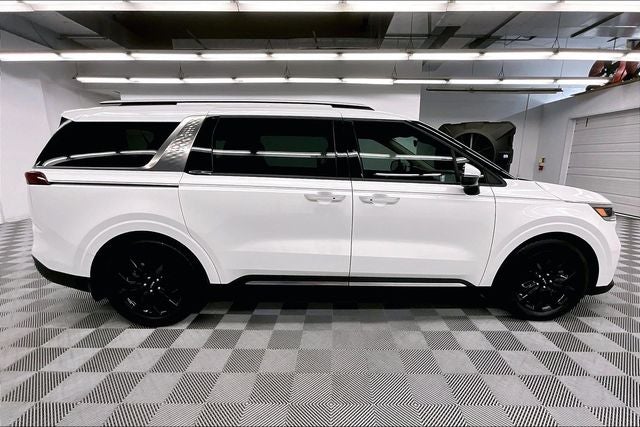 2023 Kia Carnival SX