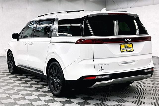 2023 Kia Carnival SX