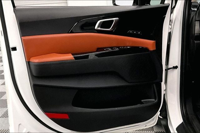2023 Kia Carnival SX