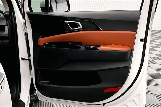2023 Kia Carnival SX