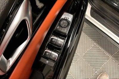 2023 Kia Carnival SX