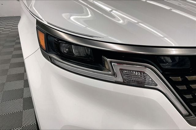 2023 Kia Carnival SX