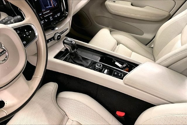 2021 Volvo XC60 T5 Inscription AWD-Heated/Cooled Seats