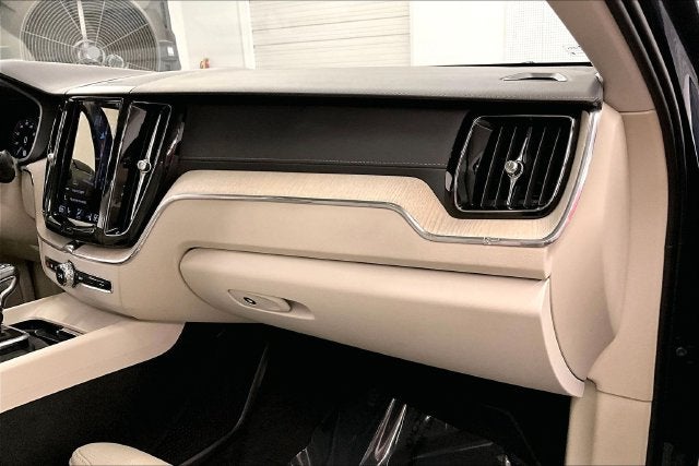 2021 Volvo XC60 T5 Inscription AWD-Heated/Cooled Seats